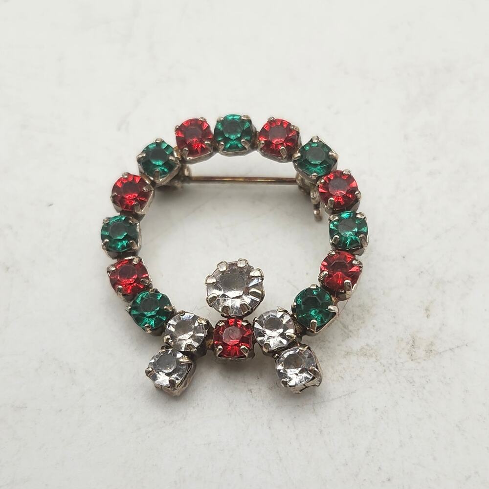 Vintage Christmas Wreath Brooch Red Green Clear Rhinestone Silver Tone Lapel Pin